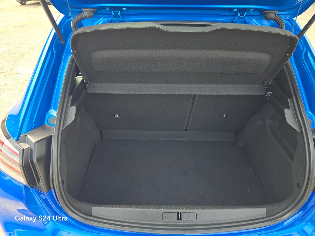 Peugeot 208 Hatchback, Petrol, 2025, Blue