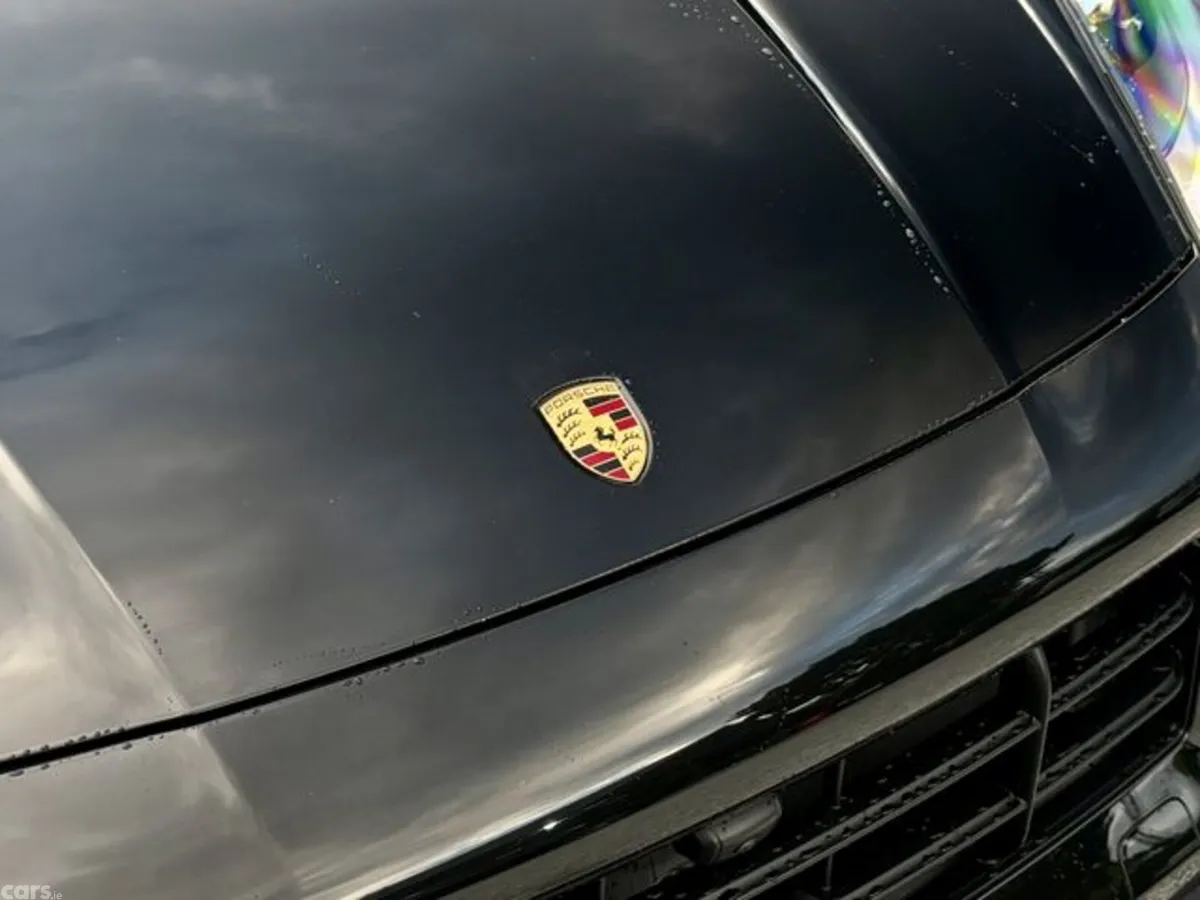 Porsche Cayenne Estate, Petrol Plug-in Hybrid, 2023, Black