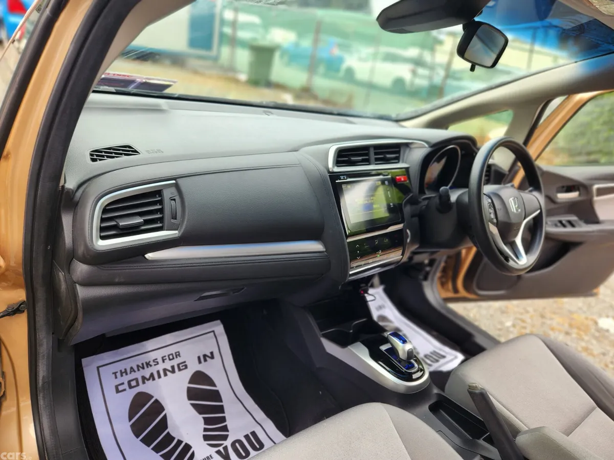 Honda Fit Hatchback, Petrol Hybrid, 2014, Gold