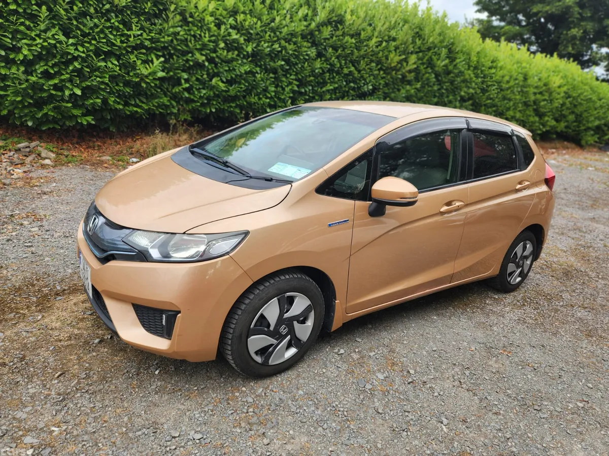 Honda Fit Hatchback, Petrol Hybrid, 2014, Gold