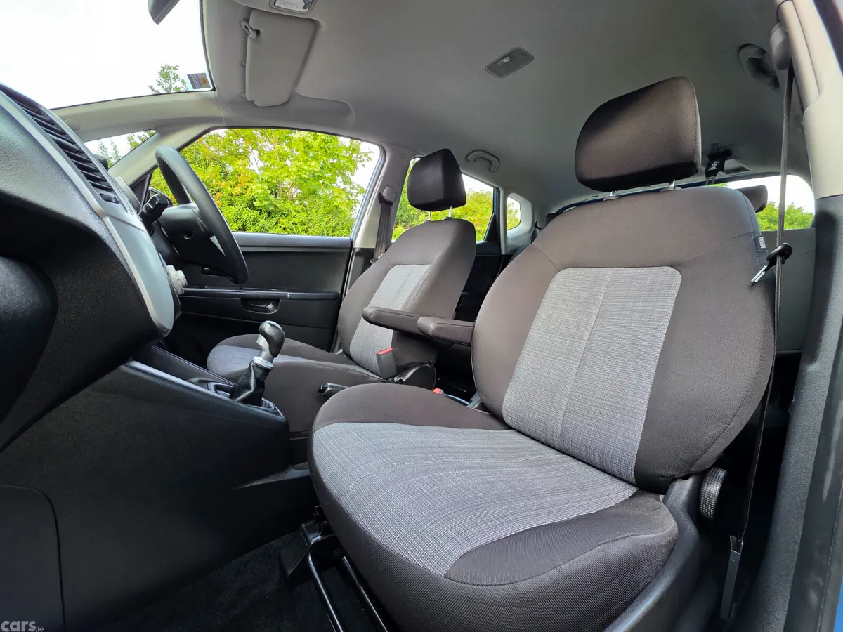 Kia Venga MPV, Petrol, 2014, Blue