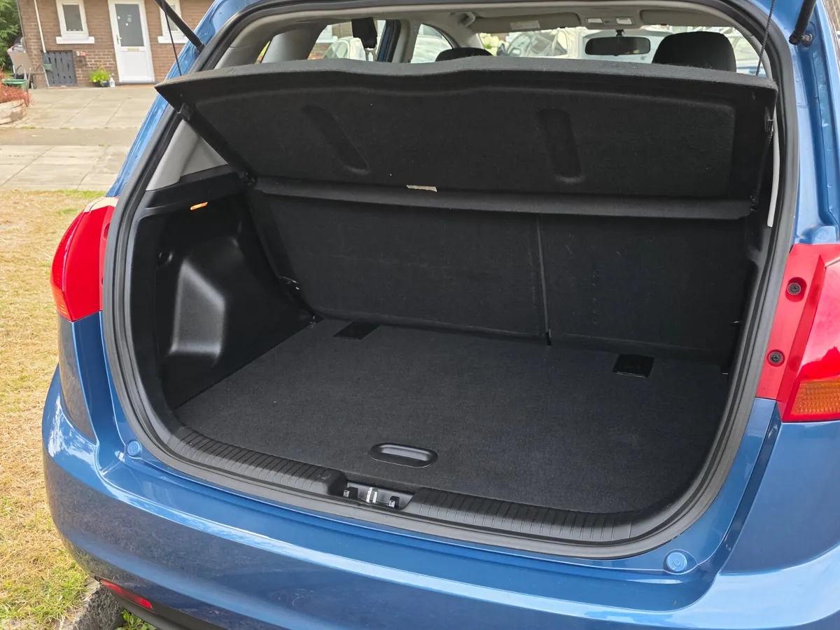 Kia Venga MPV, Petrol, 2014, Blue
