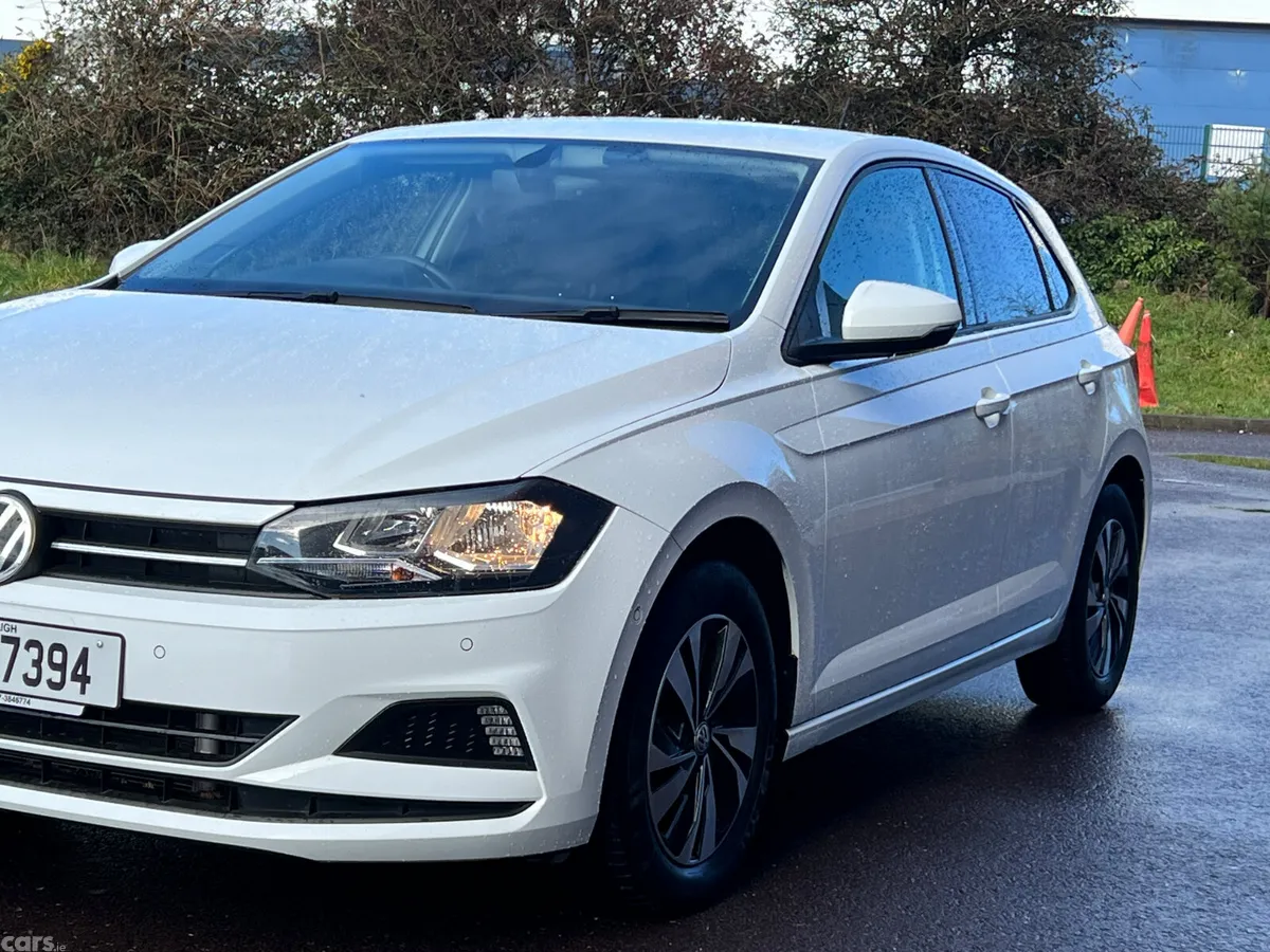 Volkswagen Polo Hatchback, Petrol, 2018, White