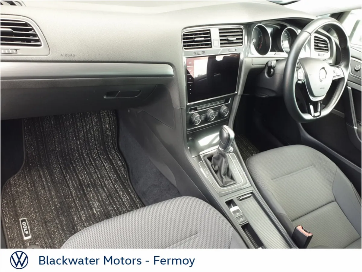 Volkswagen Golf Hatchback, Petrol, 2017, White