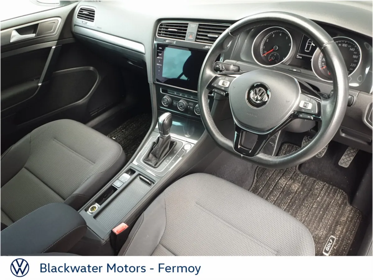 Volkswagen Golf Hatchback, Petrol, 2017, White