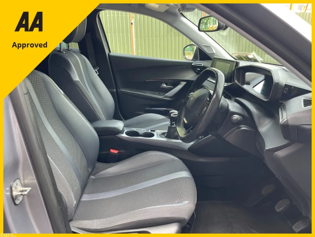 Peugeot 2008 MPV, Petrol, 2020, Grey
