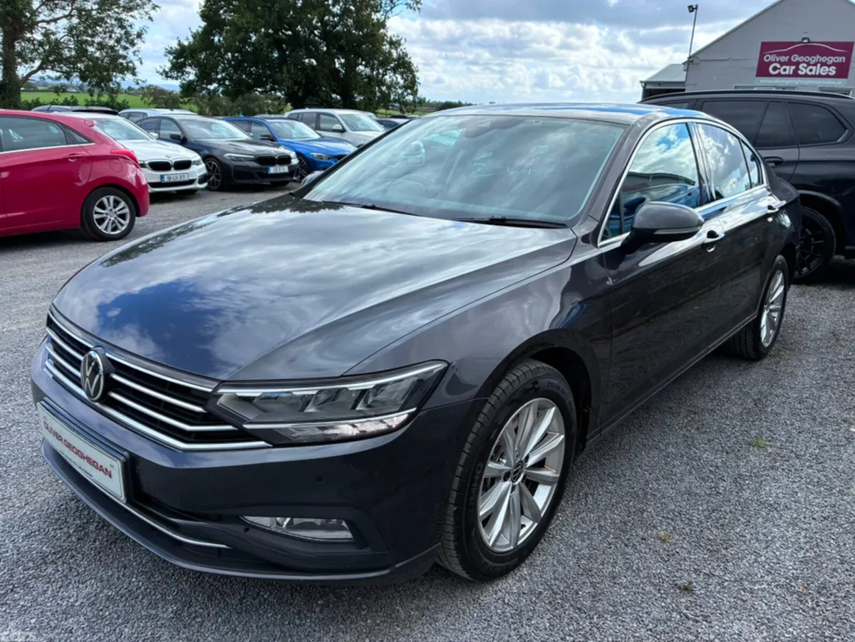 Volkswagen Passat Saloon, Diesel, 2022, Grey
