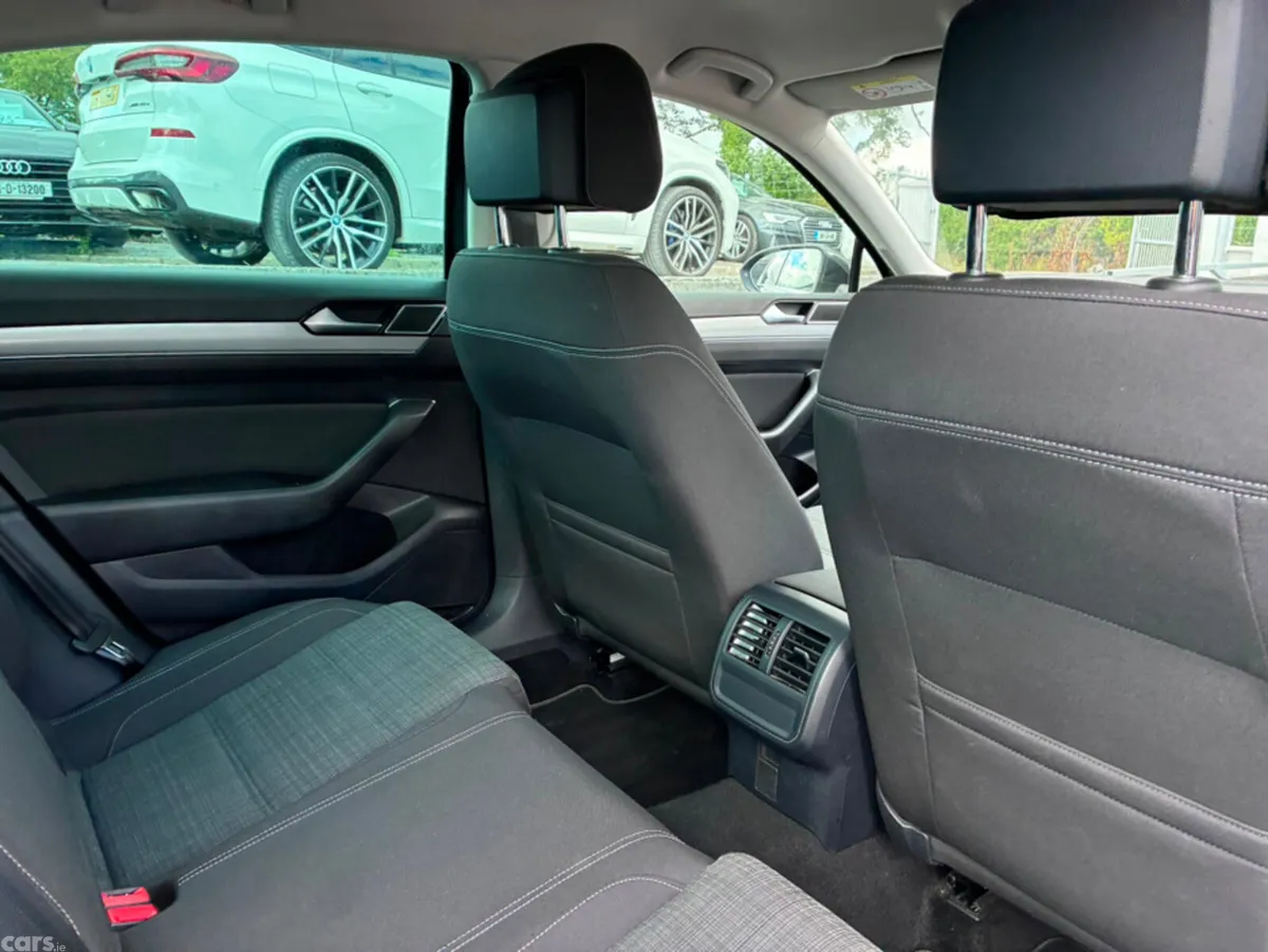 Volkswagen Passat Saloon, Diesel, 2022, Grey