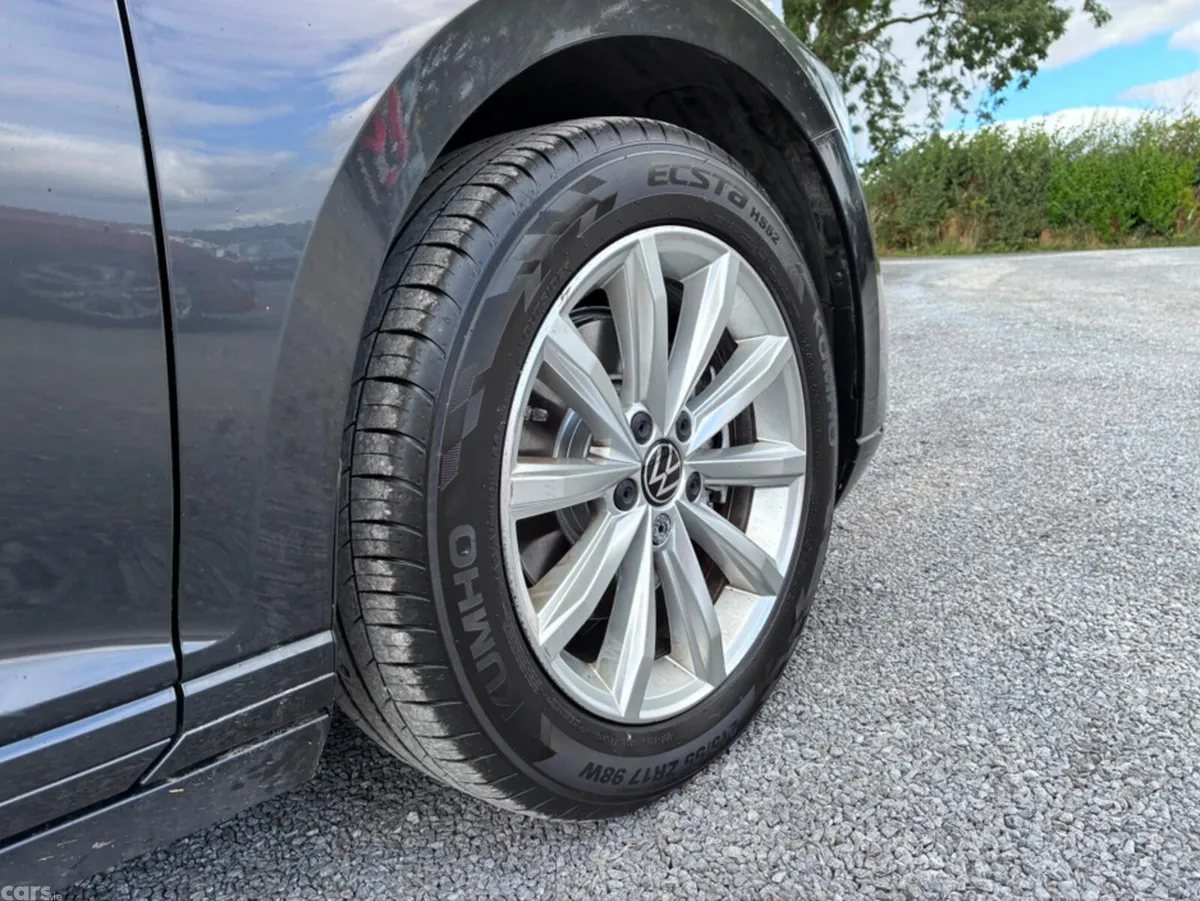 Volkswagen Passat Saloon, Diesel, 2022, Grey