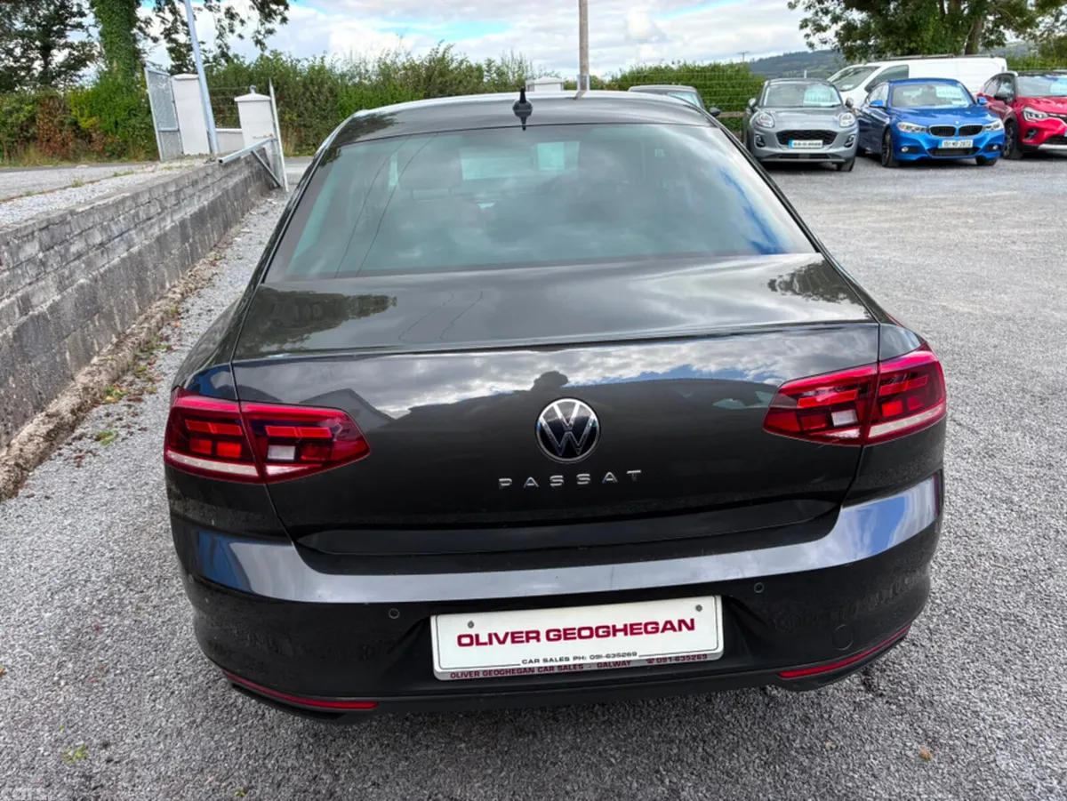 Volkswagen Passat Saloon, Diesel, 2022, Grey
