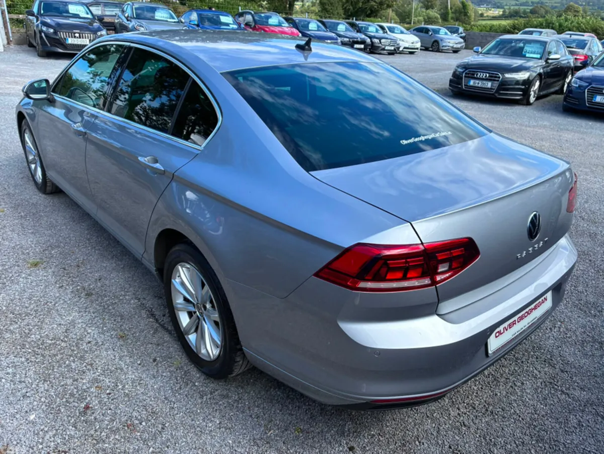 Volkswagen Passat Saloon, Diesel, 2022, Grey