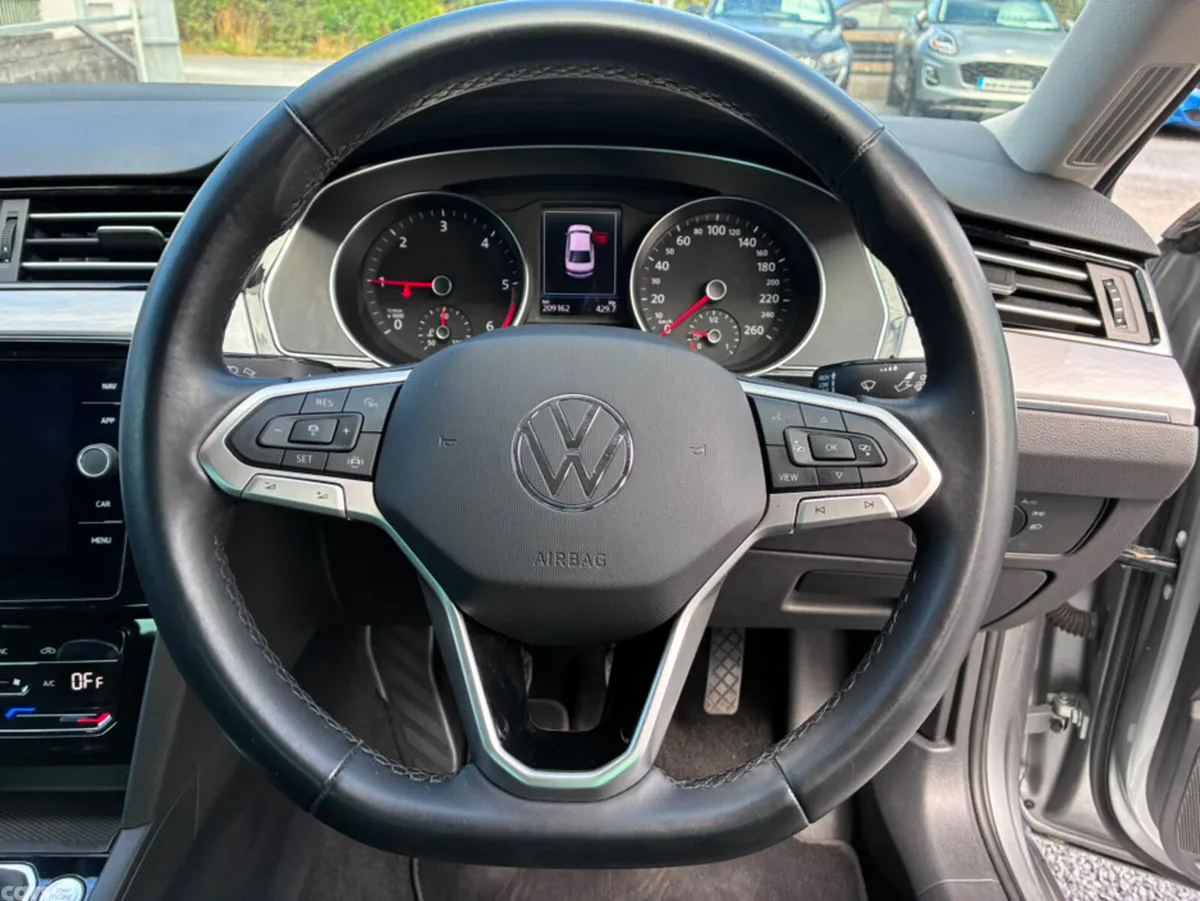 Volkswagen Passat Saloon, Diesel, 2022, Grey