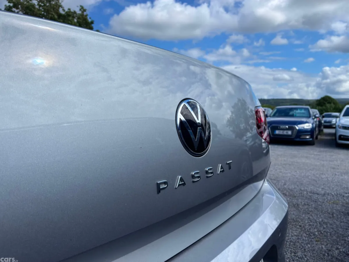 Volkswagen Passat Saloon, Diesel, 2022, Grey
