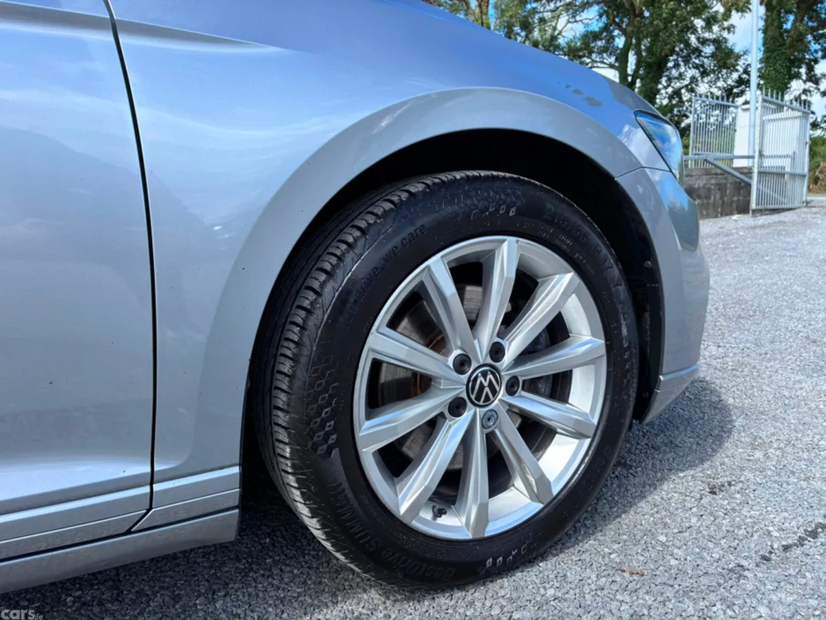 Volkswagen Passat Saloon, Diesel, 2022, Grey