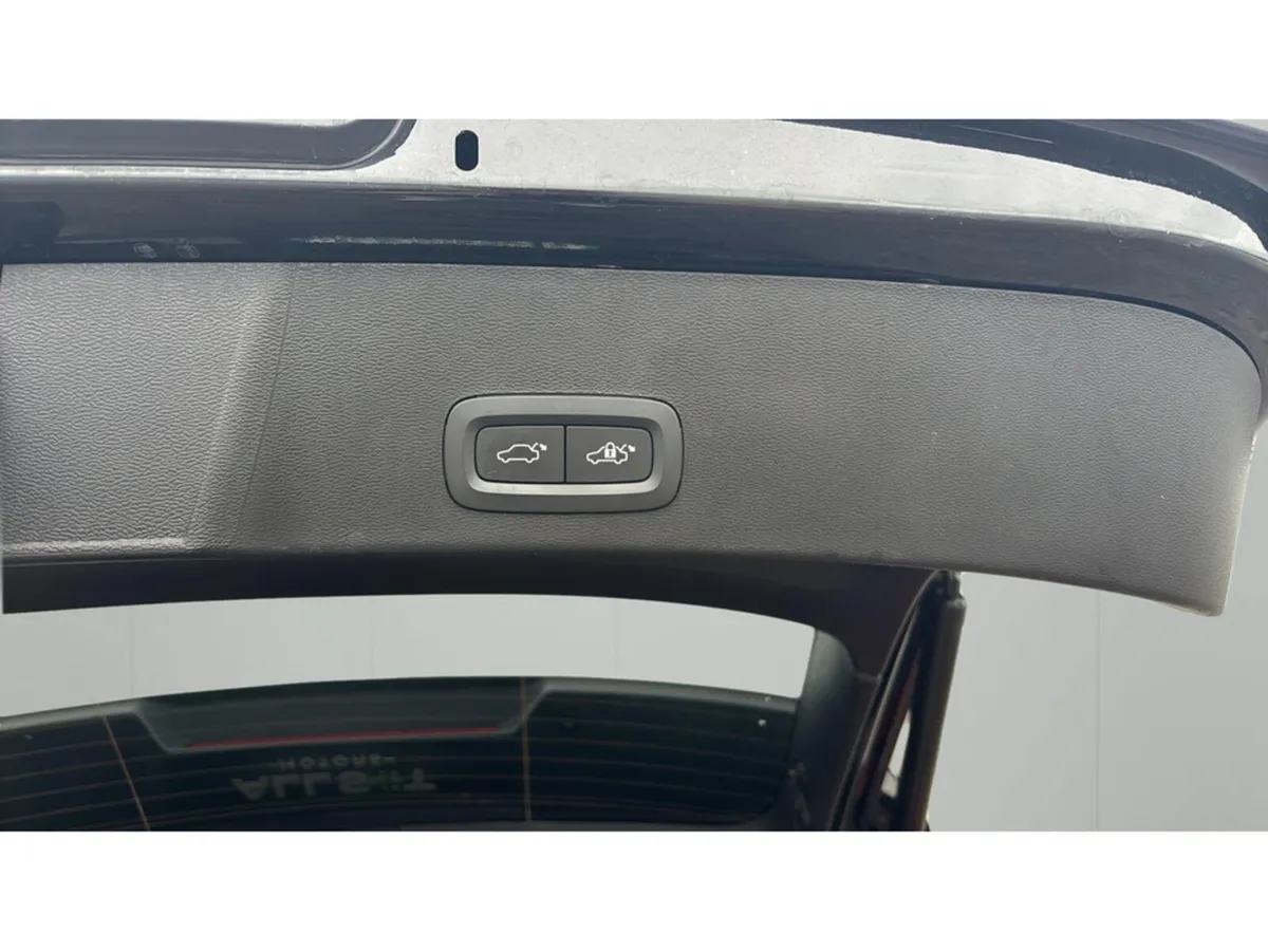 Volvo XC40 Estate, Electric, 2023, Black