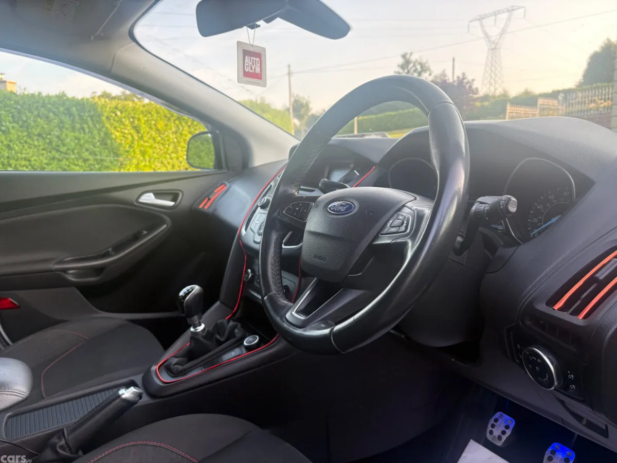 Ford Focus Hatchback, Diesel, 2015, White
