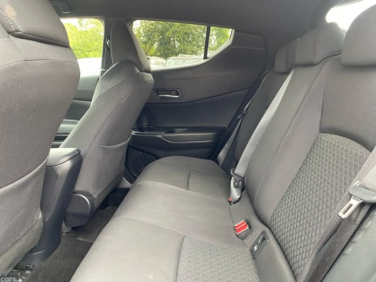 Toyota C-HR SUV, Petrol Hybrid, 2023, Grey