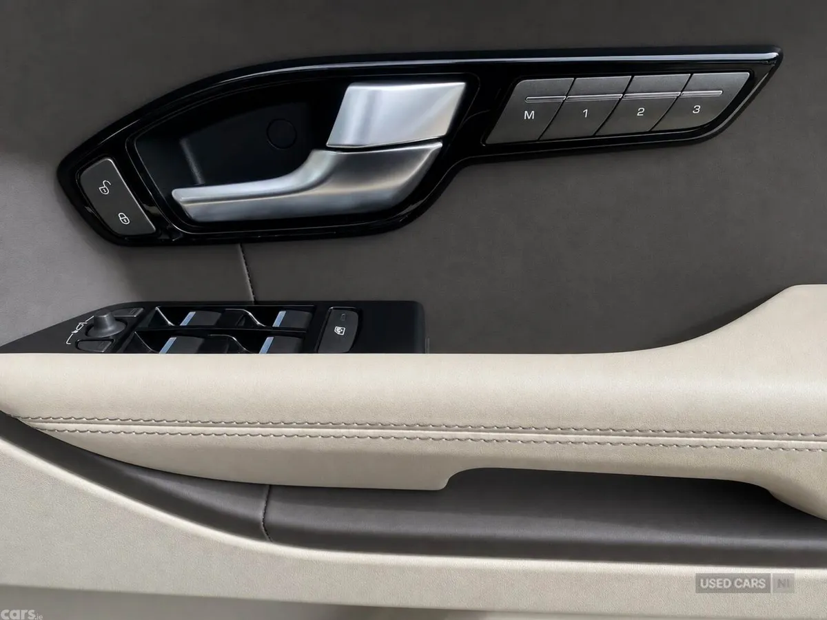 Land Rover Range Rover Evoque , Petrol, 2014, White