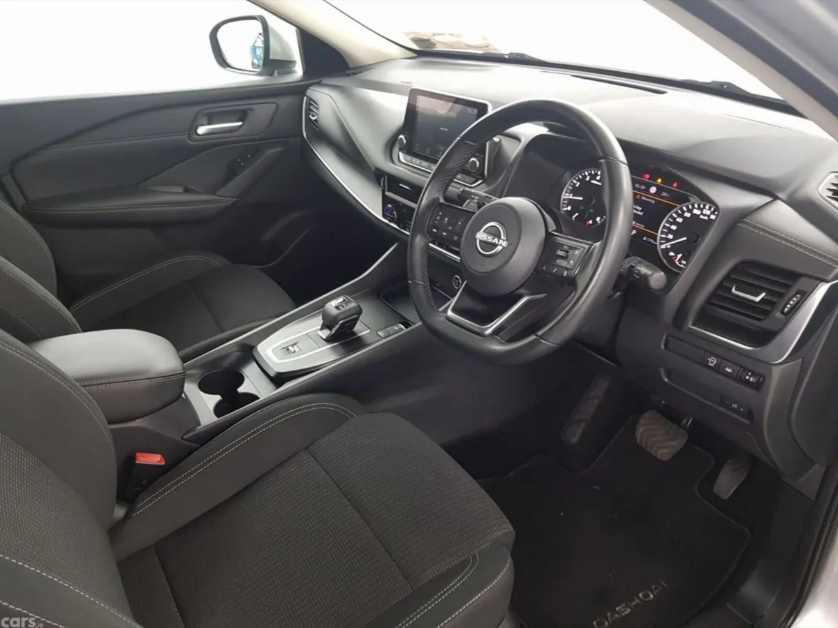 Nissan Qashqai MPV, Petrol, 2024, Grey
