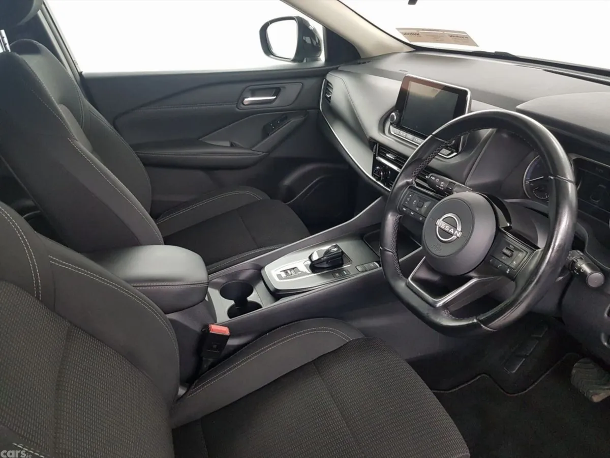 Nissan Qashqai MPV, Petrol, 2023, Black