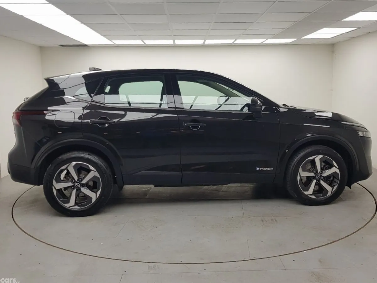 Nissan Qashqai MPV, Petrol, 2023, Black