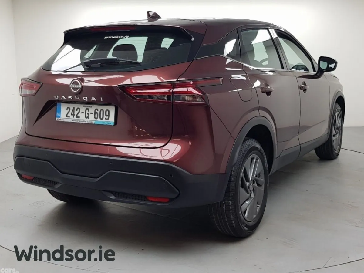 Nissan Qashqai MPV, Petrol Hybrid, 2024, Red