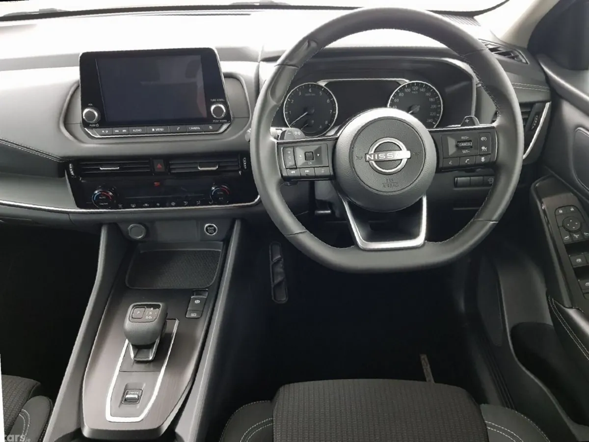 Nissan Qashqai MPV, Petrol Hybrid, 2024, Red