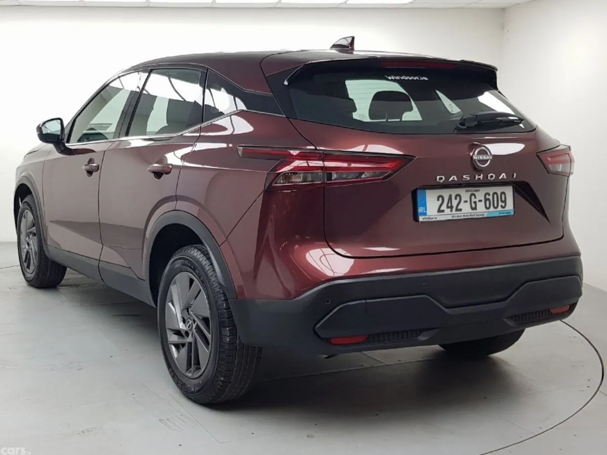 Nissan Qashqai MPV, Petrol Hybrid, 2024, Red