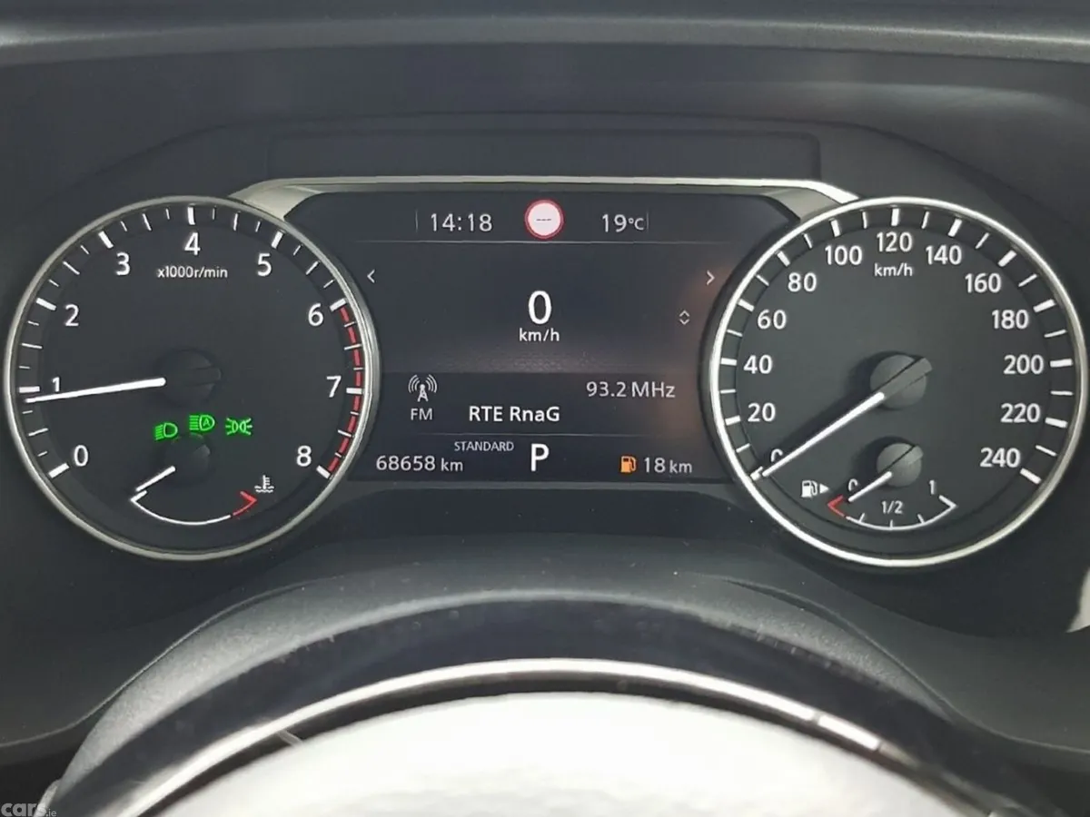 Nissan Qashqai MPV, Petrol Hybrid, 2024, Red