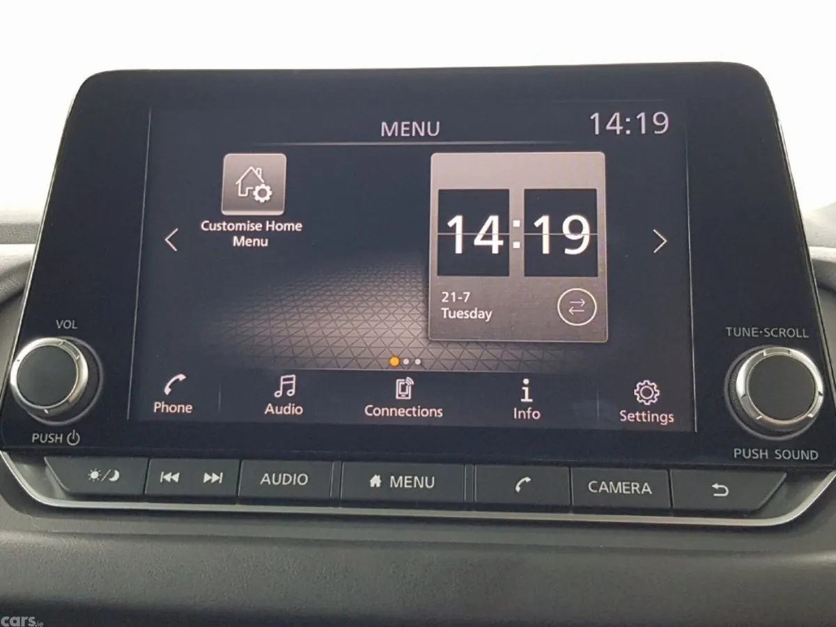 Nissan Qashqai MPV, Petrol Hybrid, 2024, Red