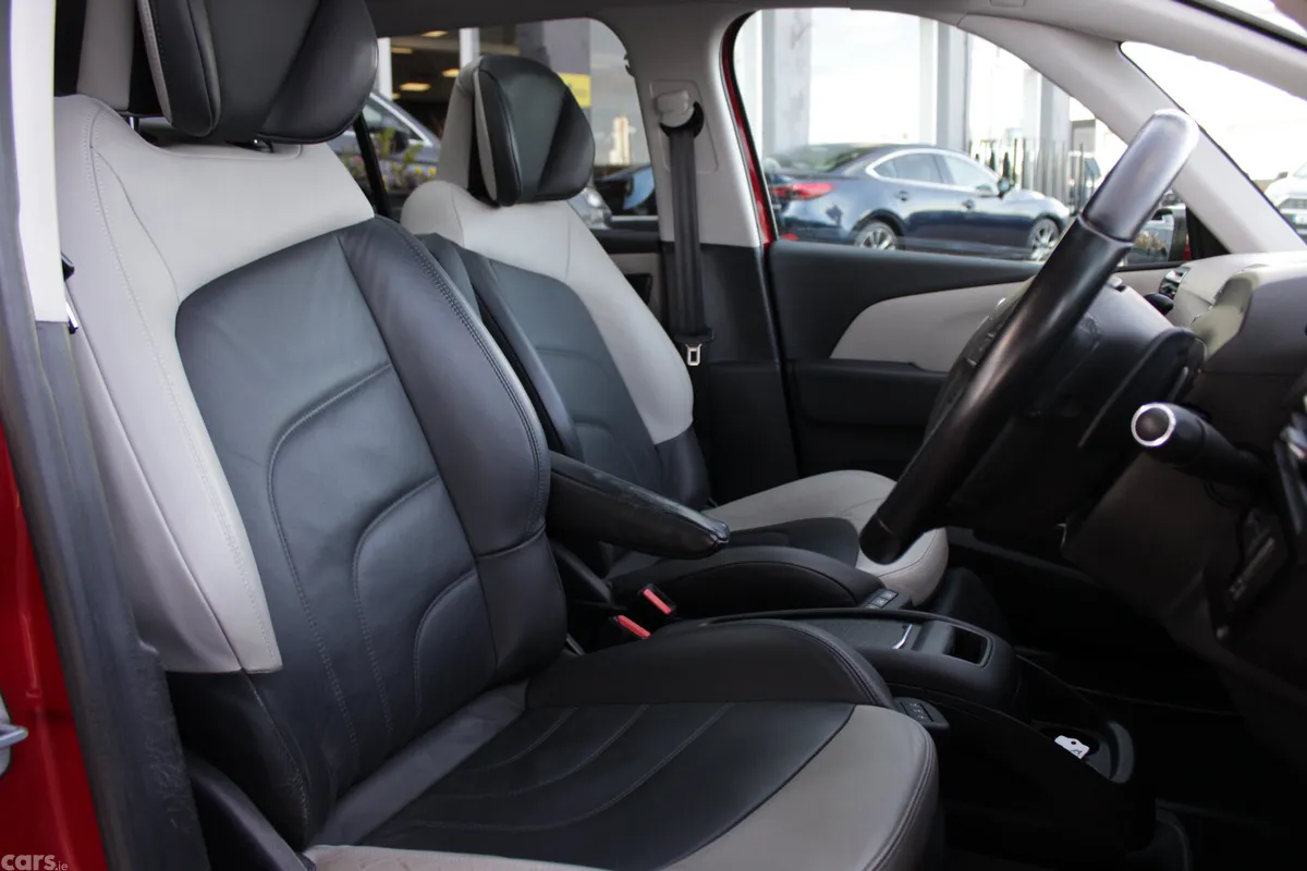 Citroen C4 Spacetourer MPV, Diesel, 2019, Red