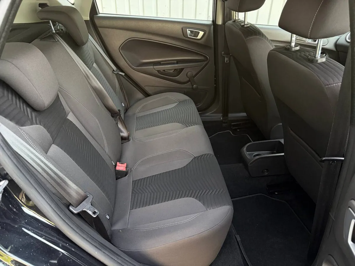 Ford Fiesta Hatchback, Petrol, 2015, Black