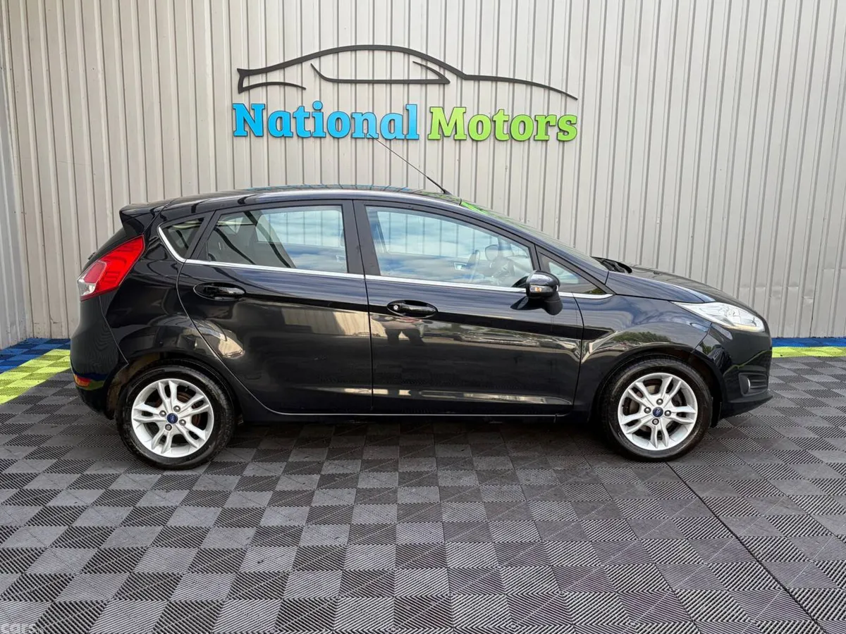 Ford Fiesta Hatchback, Petrol, 2015, Black