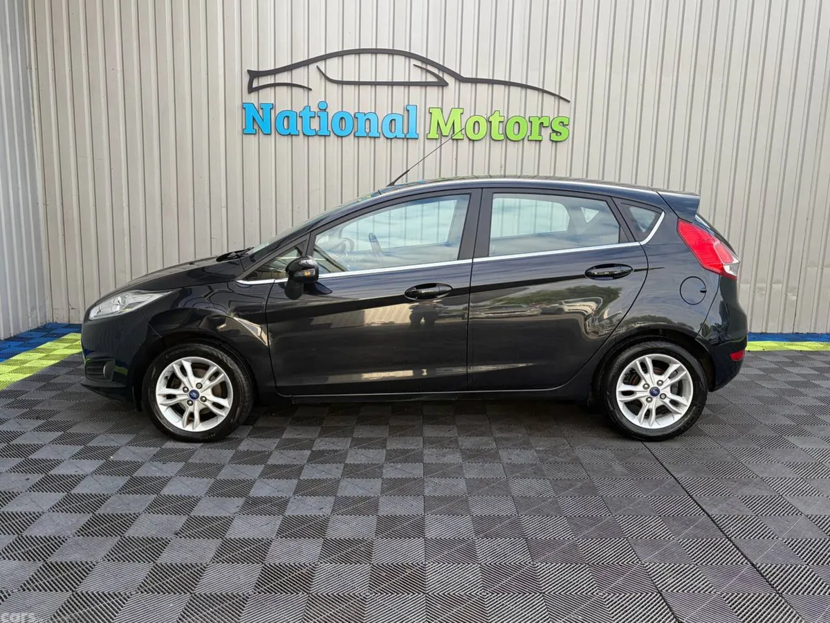 Ford Fiesta Hatchback, Petrol, 2015, Black
