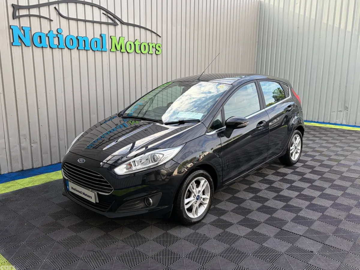 Ford Fiesta Hatchback, Petrol, 2015, Black