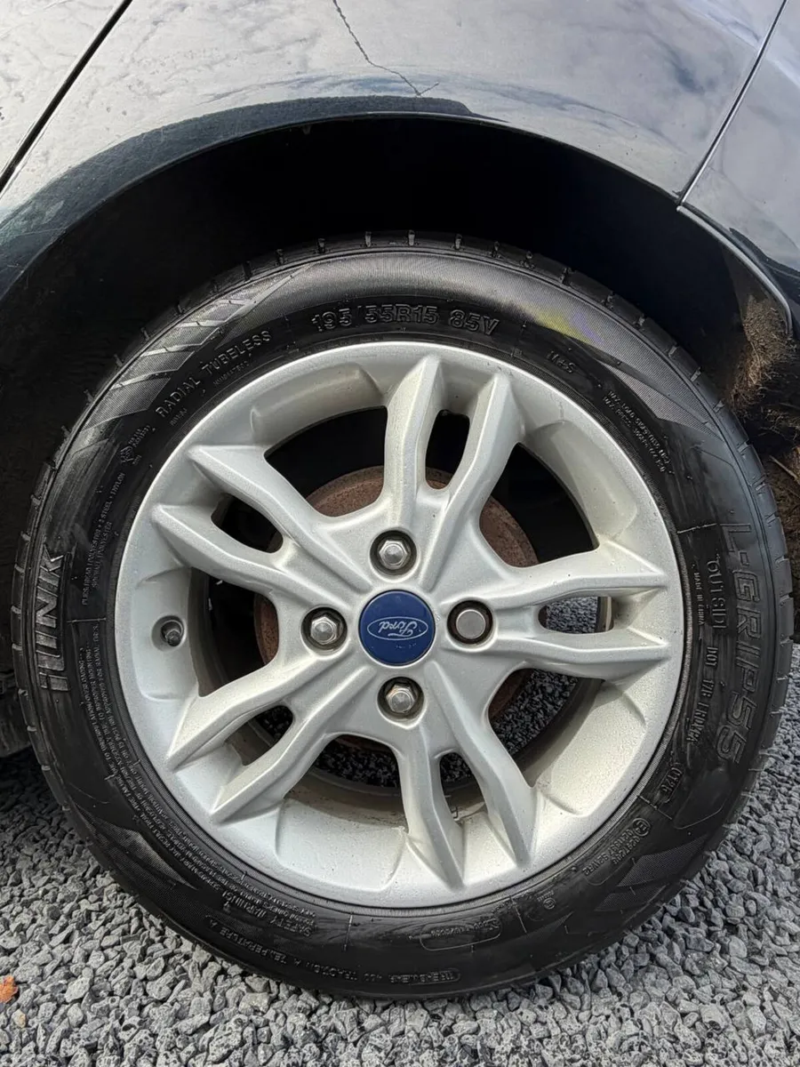 Ford Fiesta Hatchback, Petrol, 2015, Black