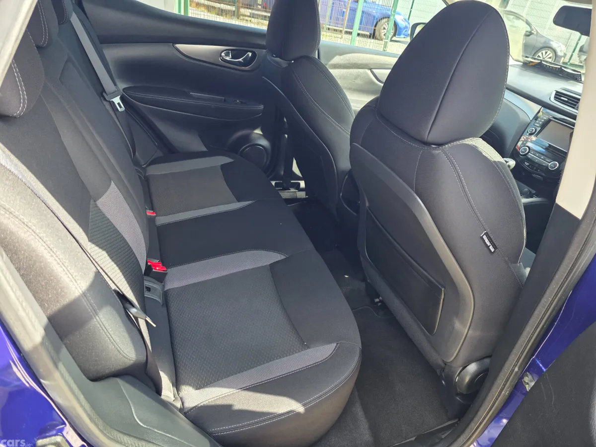 Nissan Qashqai Hatchback, Diesel, 2018, Blue