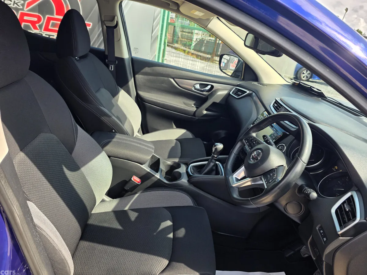 Nissan Qashqai Hatchback, Diesel, 2018, Blue