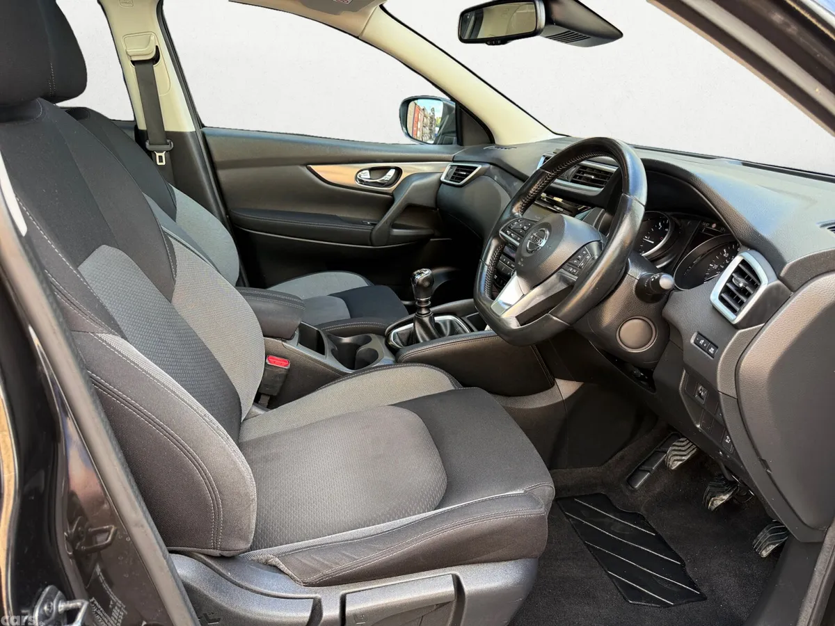 Nissan Qashqai Hatchback, Diesel, 2018, Black