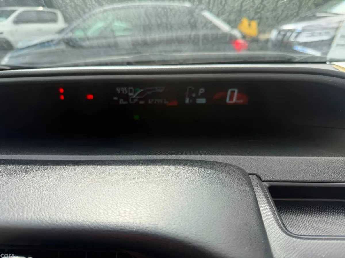 Toyota Aqua Hatchback, Petrol Hybrid, 2017, Silver