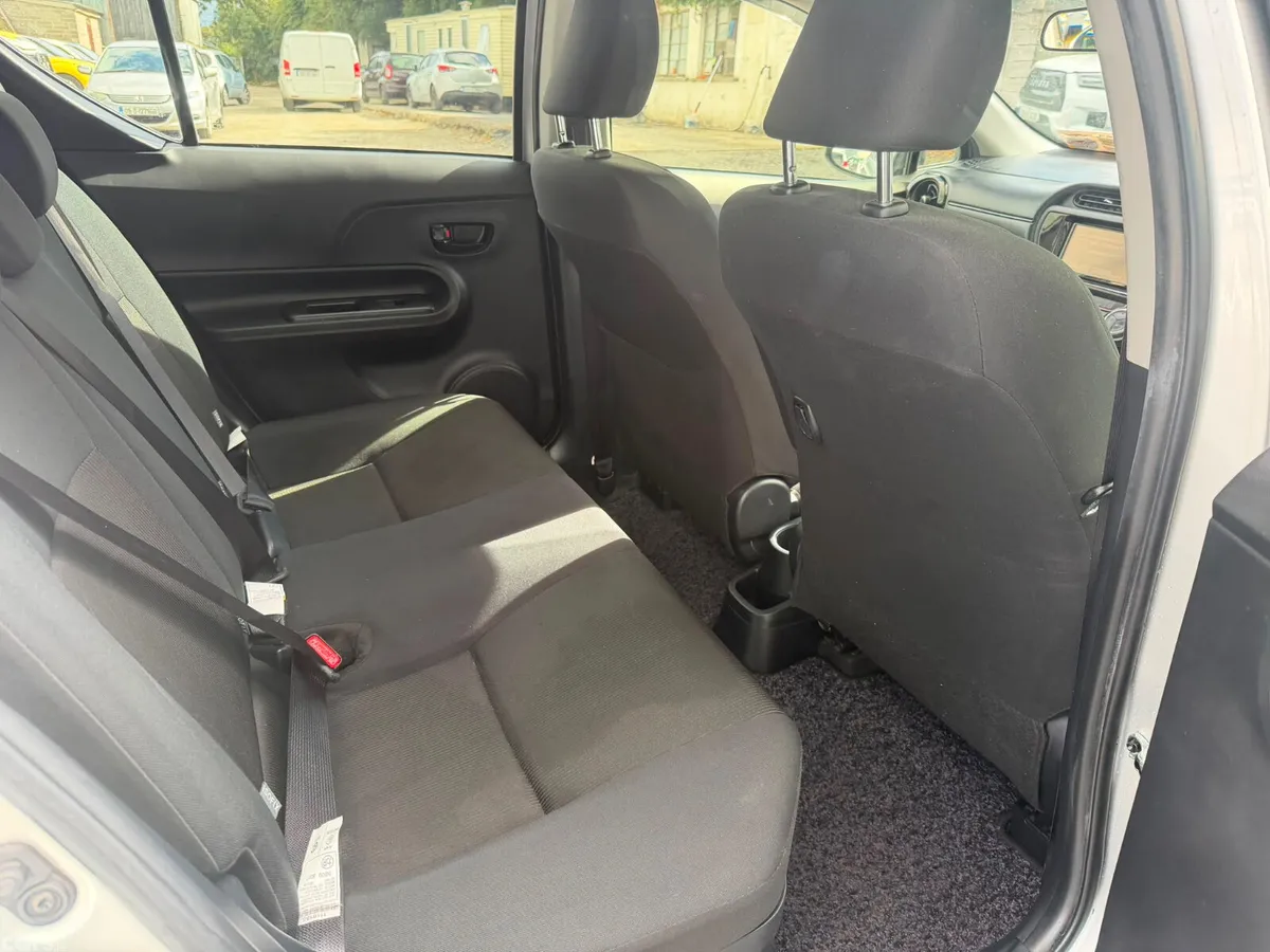 Toyota Aqua Hatchback, Petrol Hybrid, 2017, Silver
