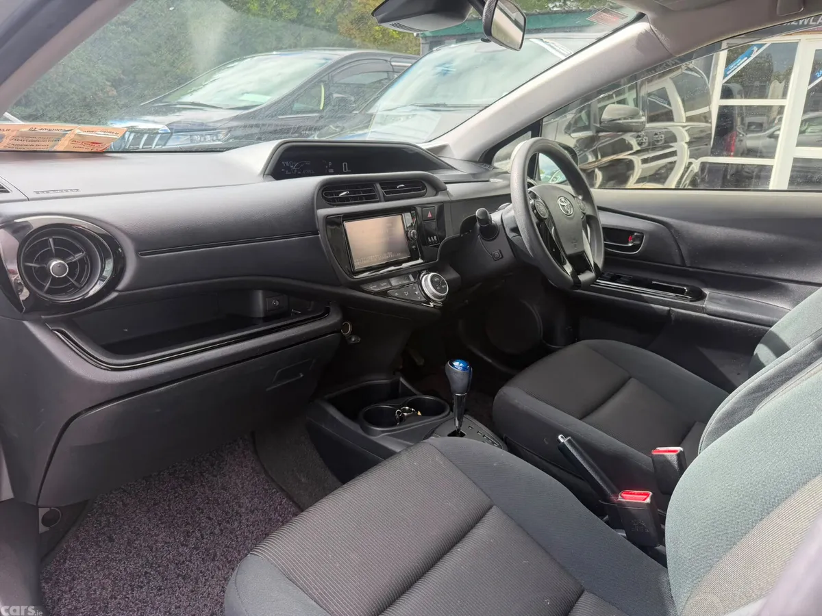 Toyota Aqua Hatchback, Petrol Hybrid, 2017, Silver