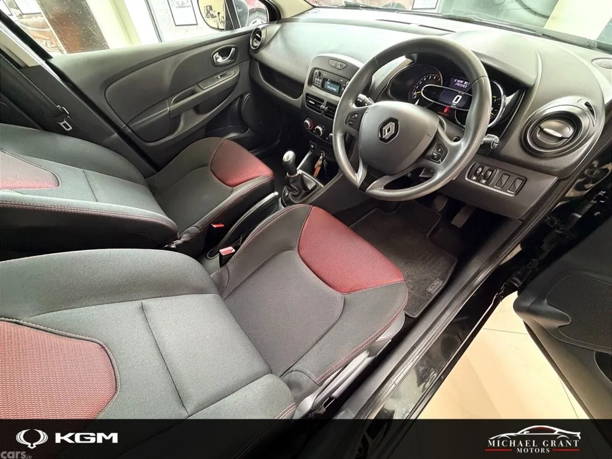 Renault Clio Hatchback, Petrol, 2016, Black