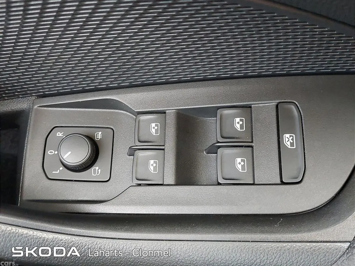 Skoda Octavia Saloon, Diesel, 2026, Silver