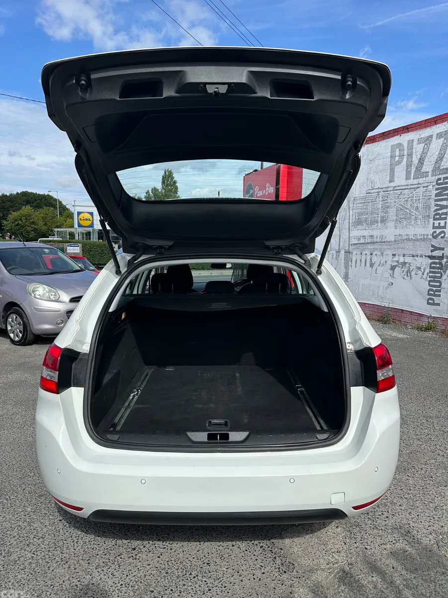Peugeot 308 Estate, Diesel, 2020, White