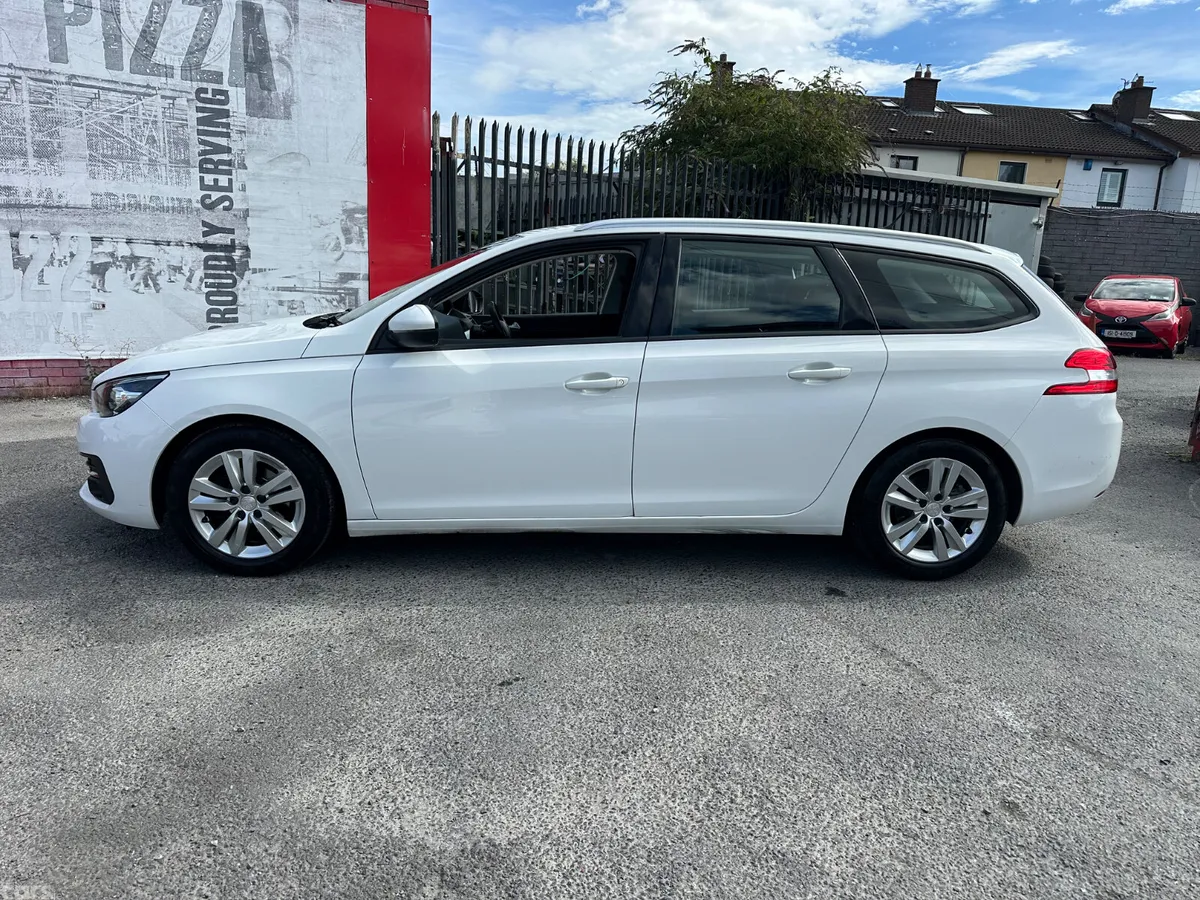 Peugeot 308 Estate, Diesel, 2020, White