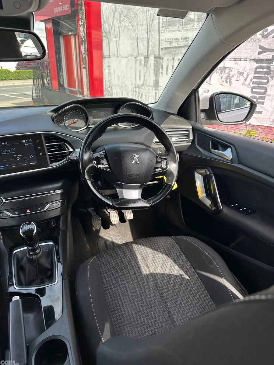 Peugeot 308 Estate, Diesel, 2020, White