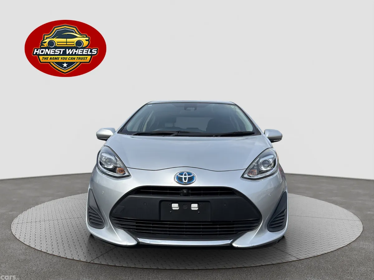 Toyota Aqua Hatchback, Petrol Hybrid, 2020, Silver