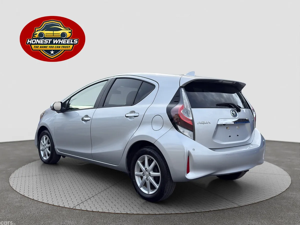 Toyota Aqua Hatchback, Petrol Hybrid, 2020, Silver
