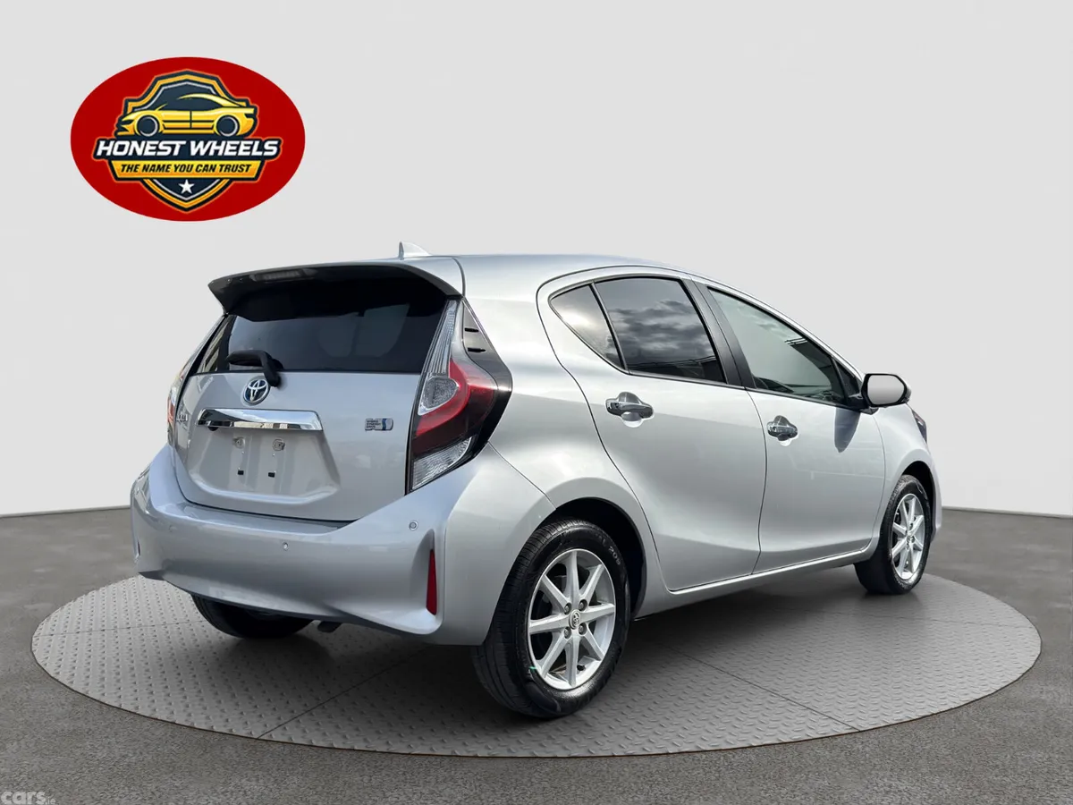 Toyota Aqua Hatchback, Petrol Hybrid, 2020, Silver